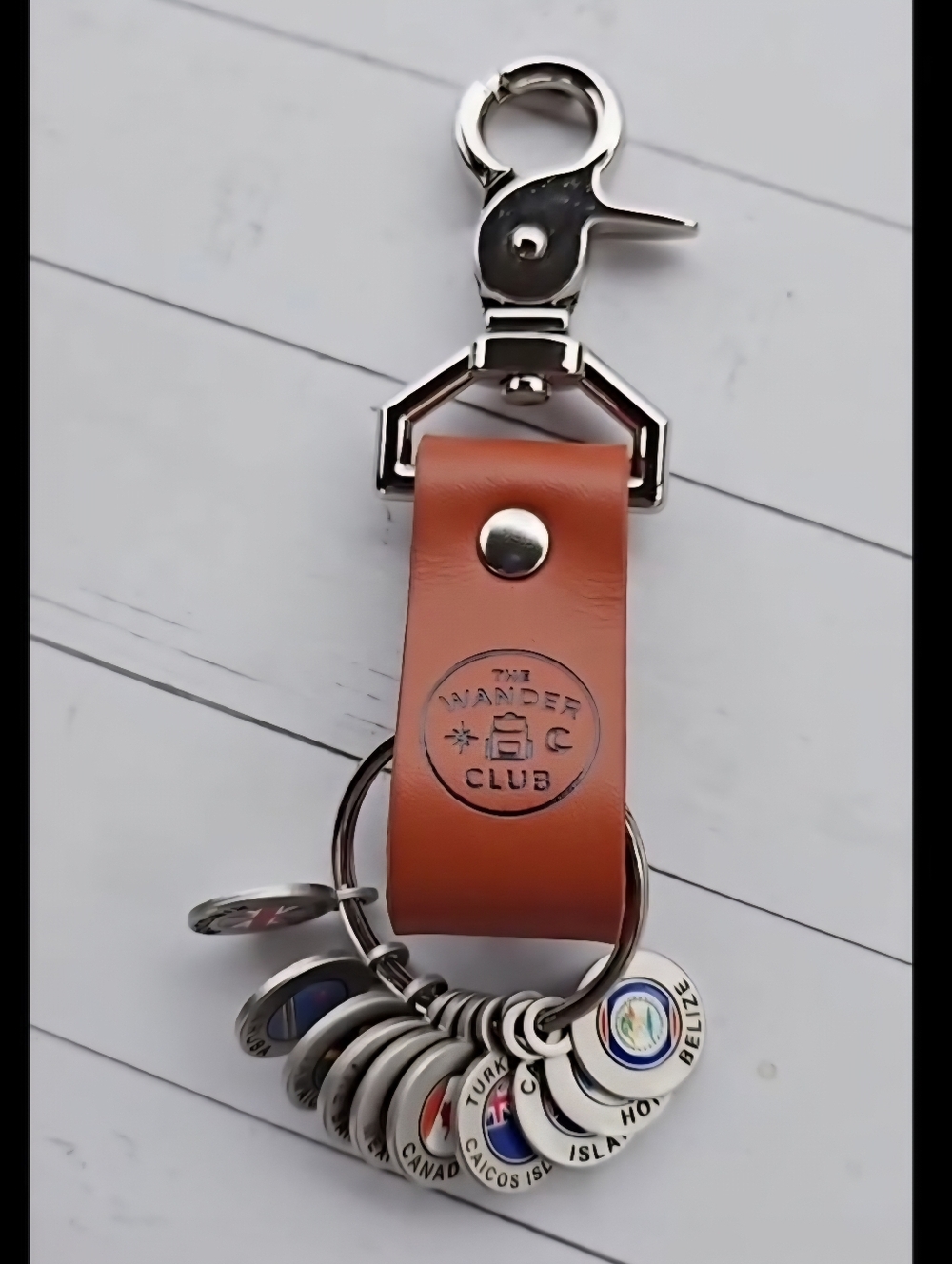 The Wander Club Leather Wanderchain Travel Token Keyring – Chestnut